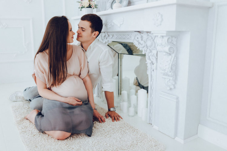 Фотосессия беременных Киев, Лав Cтори ( Love Story ), скмейная в фотостудии Рококо ( студийная )