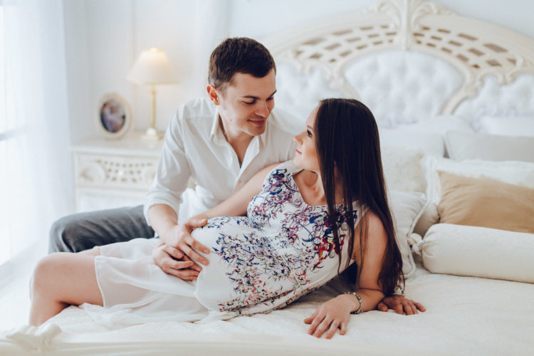 Фотосессия беременных Киев, Лав Cтори ( Love Story ), скмейная в фотостудии Рококо ( студийная )