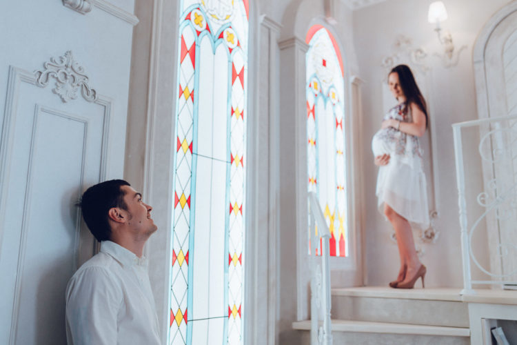 Фотосессия беременных Киев, Лав Cтори ( Love Story ), скмейная в фотостудии Рококо ( студийная )