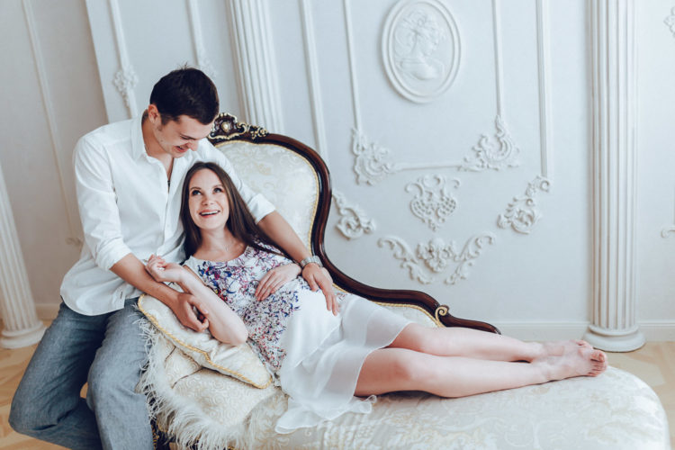 Фотосессия беременных Киев, Лав Cтори ( Love Story ), скмейная в фотостудии Рококо ( студийная )