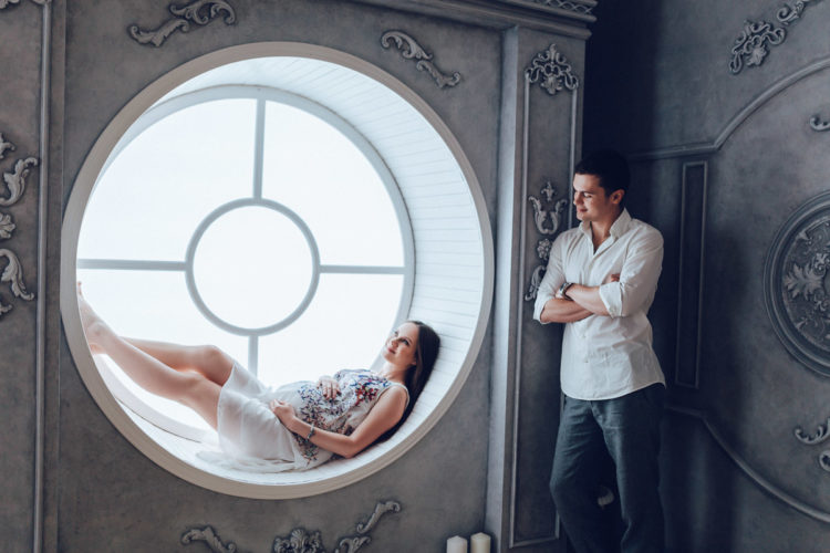 Фотосессия беременных Киев, Лав Cтори ( Love Story ), скмейная в фотостудии Рококо ( студийная )